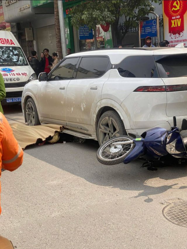 Nghe bảo bị xe lùi c.a.n qua n.g.ư.ờ.i tại Khâm Thiên, Hà Nội