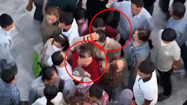 Thủ đoạn 'vây người' giật dây chuyền của nhóm trộm ở miền Tây