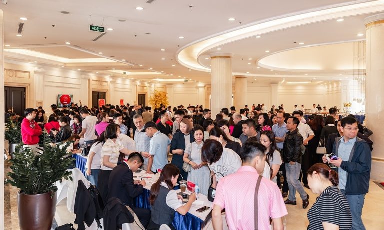 Hơn 1.000 người dự sự kiện kích cầu dự án Vinhomes Golden City